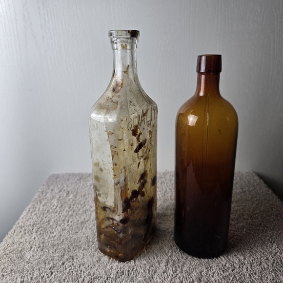 Vintage Glass Bottles Set - Picture 5 of 13